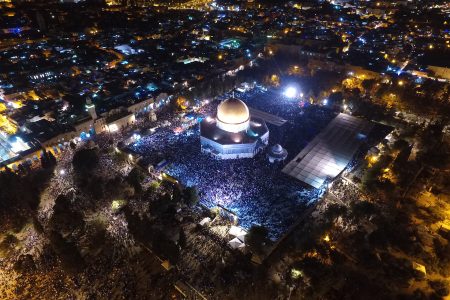 القدس من السماء.. هواية التصوير بـ”الدرون” تحفّها المخاطر ومحددات الاحتلال