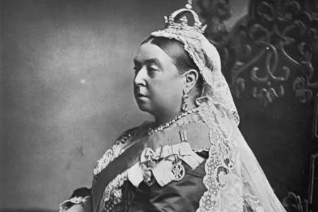 تايم: كيف أصبحت الملكة فيكتوريا أكبر تاجر مخدرات في العالم؟