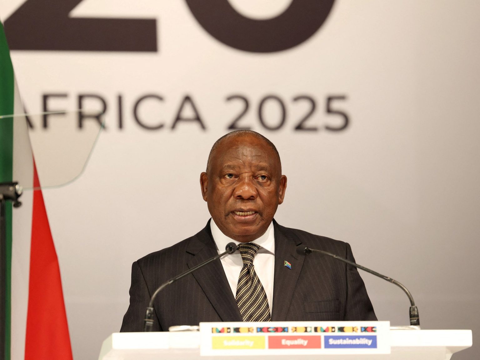 رامافوزا يؤكد استمرار الحوار الوطني رغم انسحاب التحالف الديمقراطي