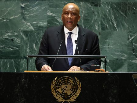 جدل بعد اتهام زعيم المعارضة ملك ليسوتو بتسليم البلاد لجنوب أفريقيا