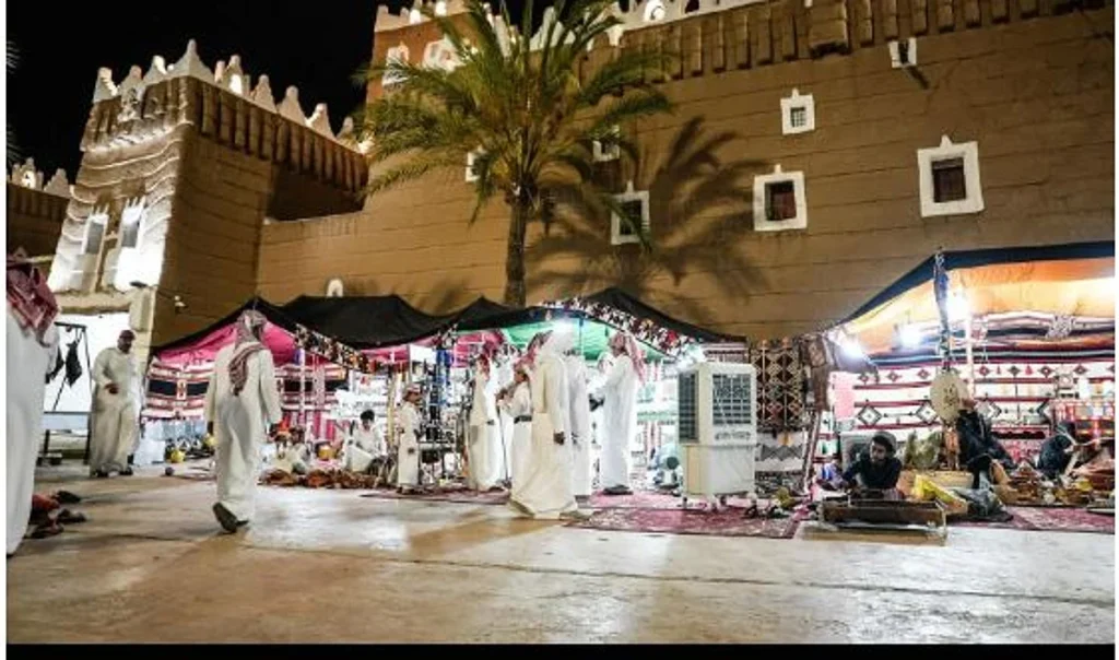 تحت شعار «صيفنا هايل».. مهرجان صيف نجران يقدم خيارات ترفيهية وثقافية تجذب الزوار والمتنزهين