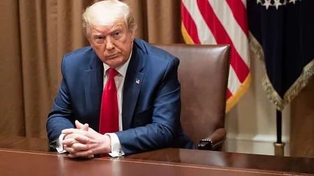 ترامب يفرض رسوما جمركية مرتفعة على عشرات الدول