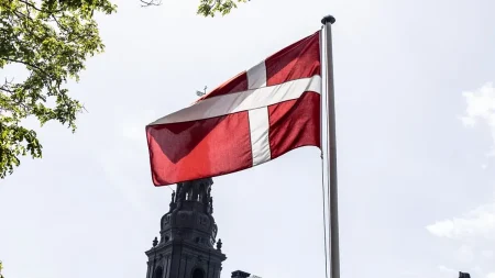 الدنمارك تحارب الذكاء الاصطناعي بمنح المواطنين حقوق نشر صور وجوههم