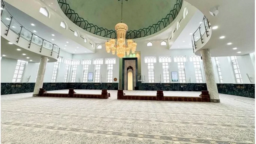 «الشؤون الإسلامية» تُكمل فرش جامع الملك فهد في سراييفو بـ2100 متر مربع من السجاد الجديد