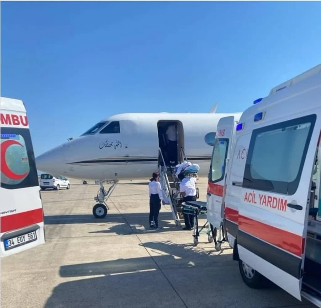 عبر طائرة الإخلاء الطبي.. نقل مواطنين من إسطنبول إلى المملكة لاستكمال العلاج