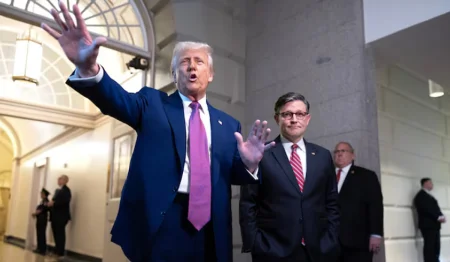 انقسام بالحزب الجمهوري للكشف عن ملفات جيفري إبستين المتهم بجرائم جنسية