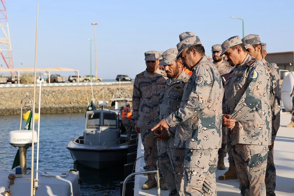 مدير عام حرس الحدود يتفقد القطاعات والوحدات البرية والبحرية بمنطقة المدينة المنورة