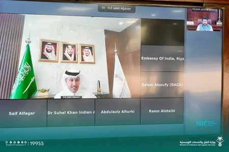 وزير النقل يبحث تطوير سبل التعاون مع وزير الطيران المدني في الهند