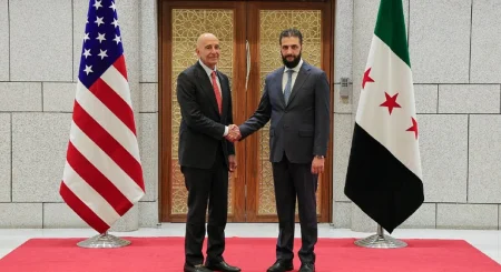 مختص: التواصل مع كافة الفصائل والأطراف سبيل الإدارة الأمريكية نحو سوريا الموحدة