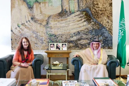 نائب وزير الخارجية يبحث تعزيز العلاقات مع القائم بالأعمال في السفارة الأمريكية