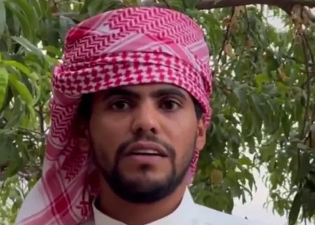 زوار من المهرة يكتشفون جمال "القرية المعلقة" في الحبلة ويصفونها بلغتهم الأصيلة