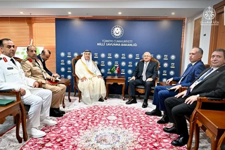 مساعد وزير الدفاع يزور تركيا