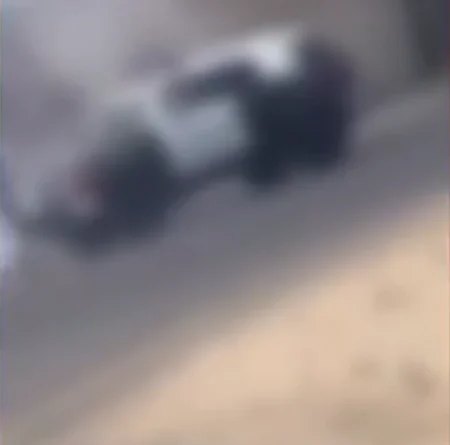 دوريات الأمن بجدة تقبض على شخص لإتلافه محلًا تجاريًا