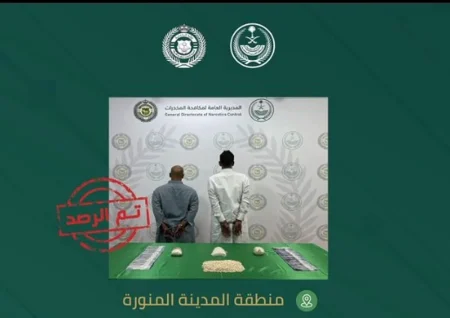 القبض على شخصين في المدينة المنورة لترويجهما 10 آلاف قرص من الإمفيتامين