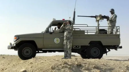 حرس الحدود يقبض على 8 مخالفين لتهريبهم القات والحشيش في جازان وعسير