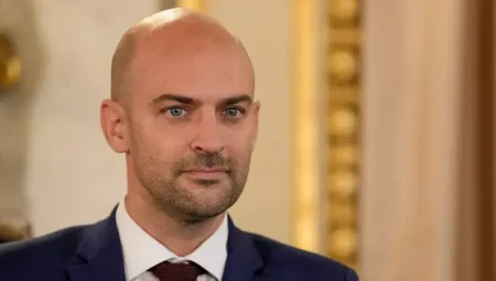 وزير الخارجية الفرنسي: نريد دولة فلسطينية قابلة للبقاء