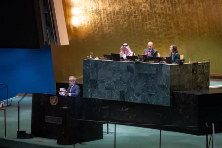 لجنة انتقالية لإدارة غزة.. بيان مؤتمر حل الدولتين: 15 شهرًا الإطار الزمني لتحقيق دولة فلسطينية