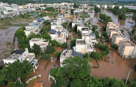 السُلطات الصينية تُجلي 283 ألف شخص بشنغهاي بسبب إعصار «كو-ماي»