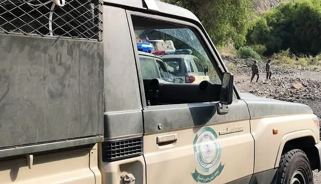 القبض على مخالف لنظام أمن الحدود بجازان لترويجه أقراصًا خاضعة لتنظيم التداول الطبي