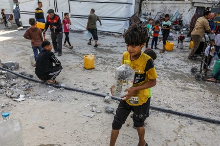 حكومة غزة: إسرائيل ترتكب مجازر وتعمد إلى “حرب تعطيش” قتلت المئات