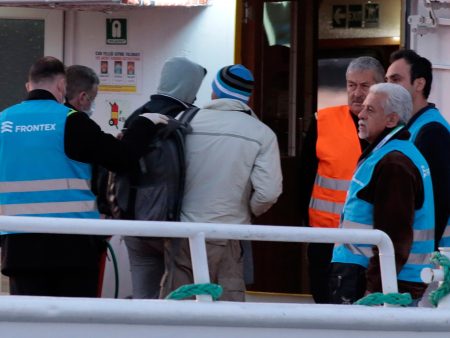 كيف حول الاتحاد الأوروبي ملف الهجرة إلى صفقات بالمليارات؟