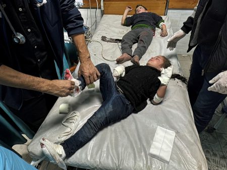 كيف يعيش ذوو الإعاقة في غزة بلا رعاية أو أدوات مساعدة؟