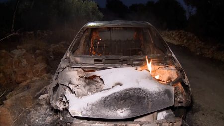 هجوم مستوطنين مسلحين على بلدة بيتا جنوبي نابلس