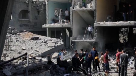 شاهد.. المقاومة تفكك أجهزة تجسس زرعها الاحتلال وعملاؤه بغزة