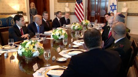 مفاوضات الدوحة بشأن غزة تتواصل ووفد قطري يجري محادثات بالبيت الأبيض