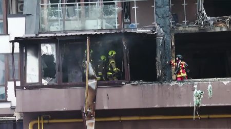 مقتل شخصين وإصابة آخرين في هجمات روسية على كييف