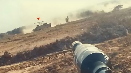 محلل إسرائيلي: حماس لن ترفع الراية البيضاء وجيشنا يهدم ولا ينتصر