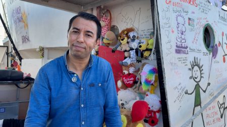 مراسل الجزيرة يناشد منظمات إنسانية للتدخل لإطلاق ركاب حنظلة