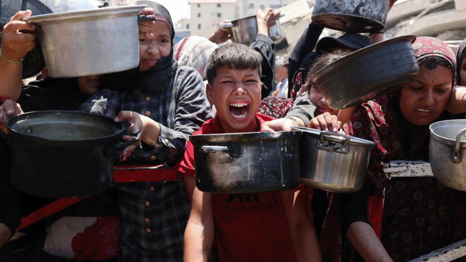 طناجر فارغة وانتظار طويل.. كيف يرى المغردون مأساة التجويع في غزة؟