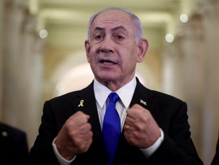 هآرتس: لا تمنحوا نتنياهو صكّ براءة حيال ما يفعله بغزة