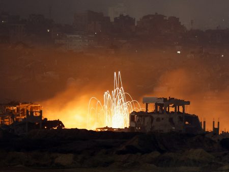 غارات ليلية دامية وعمليات نسف جديدة للمباني في غزة