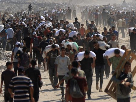 دخول قوافل مساعدات إلى غزة عبر معبر رفح وبن غفير يصف الخطوة بـ”الخطأ الفادح”