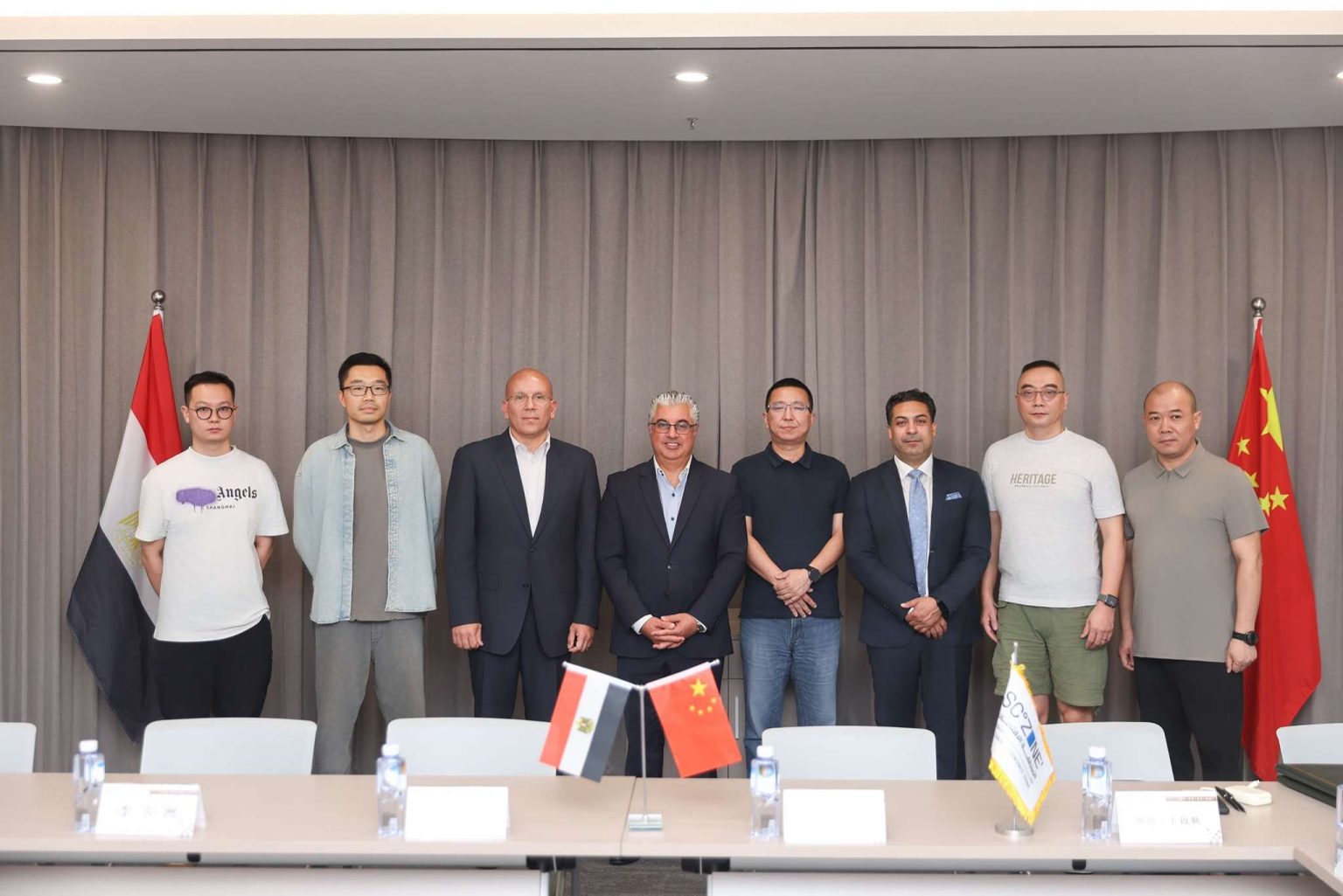 بقيمة 52.6 مليون دولار.. رئيس اقتصادية قناة السويس يوقع 3 عقود لمشروعات صناعية جديدة