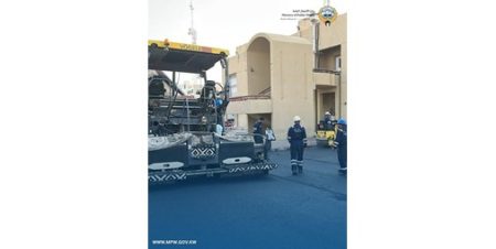 فرق «الأشغال» تنشط في عدد من المناطق لتحديث البنية التحتية للطرق