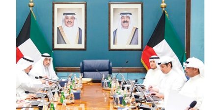 تجريم استغلال الوظيفة لـ «المنفعة»