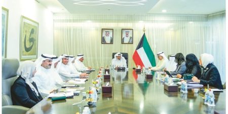 رئيس الوزراء: تسريع وتيرة العمل للاستفادة من الإطارات المستعملة