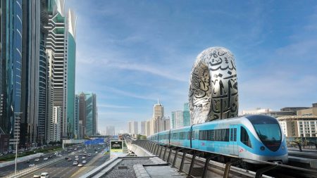 للمستخدمين.. تعرف إلى المخالفات والغرامات الخاصة بـ”مترو دبي”