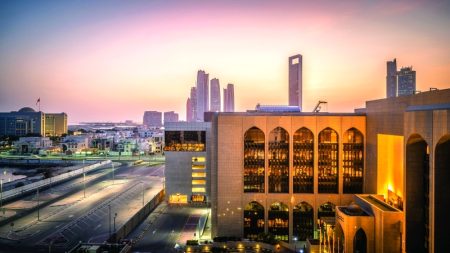 الودائع المصرفية تتخطى 3 تريليونات درهم للمرة الأولى في تاريخها