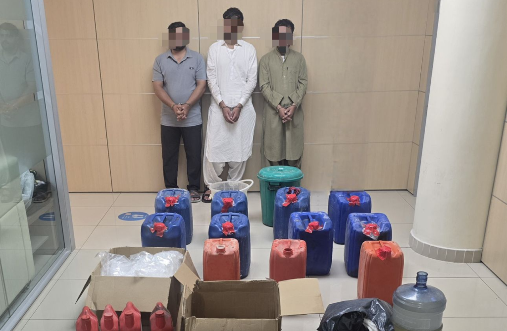 شرطة أبوظبي و “الجهاز الوطني لمكافحة المخدرات” يضبطان عصابة مخدر الكريستال