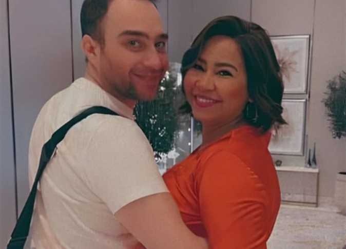 بعد عودتها لحسام حبيب و”انفصالها” عن محاميها.. شيرين: “اطّمنوا أنا عارفة بعمل ايه”
