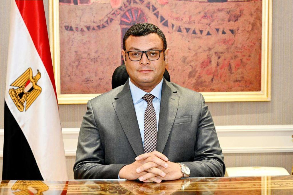 وزير الإسكان يتابع موقف المشروعات السكنية والمرافق والخدمات بمدينة قنا الجديدة