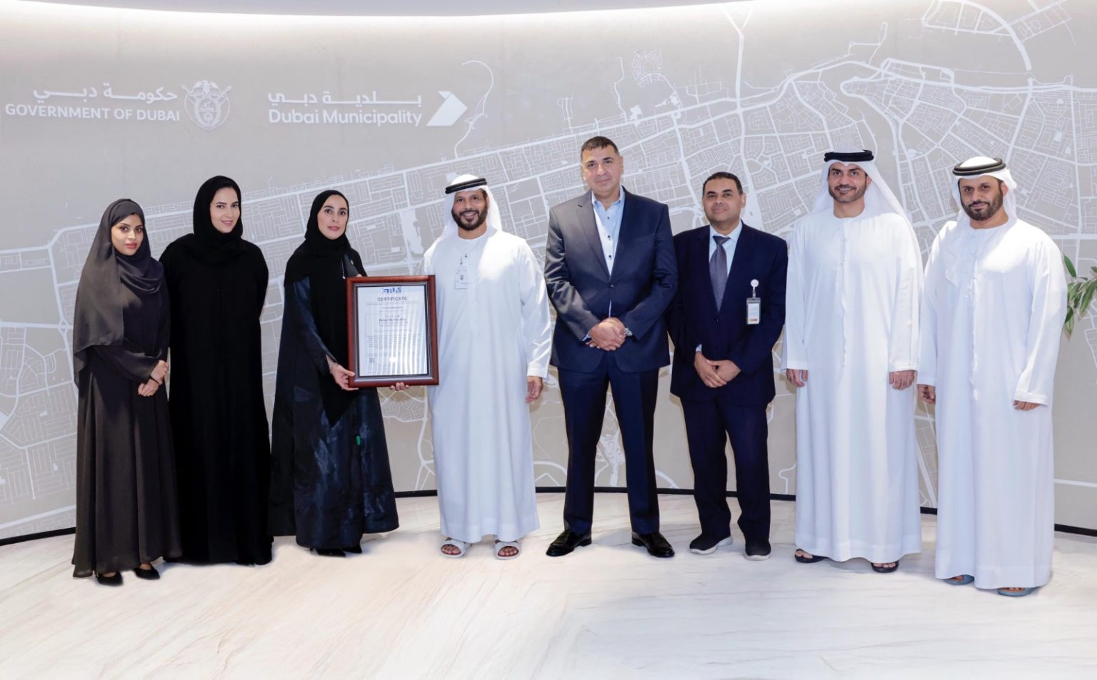 بلدية دبي تنال شهادة المطابقة الدولية مع مواصفة المساواة بين الجنسَين وتمكين المرأة (الأيزو 53800)