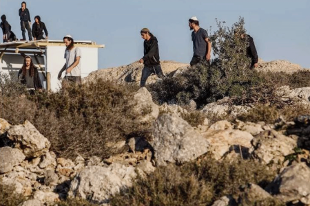 استشهاد فلسطيني برصاص مستوطنين بالضفة المحتلة