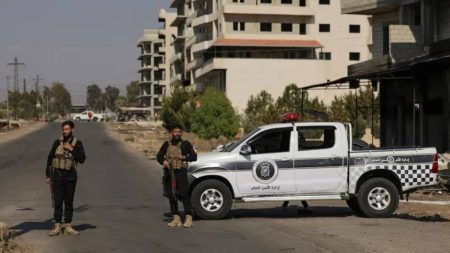 وزارة المالية السورية: مسلحون يسطون على رواتب موظفي السويداء