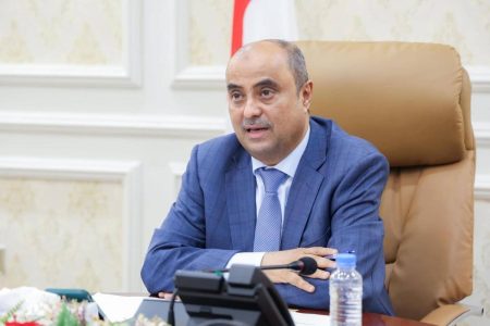 رئيس الوزراء اليمني: سنكون إلى جانب الشعب وسنخوض المعركة من أجل المواطنين بكل شجاعة
