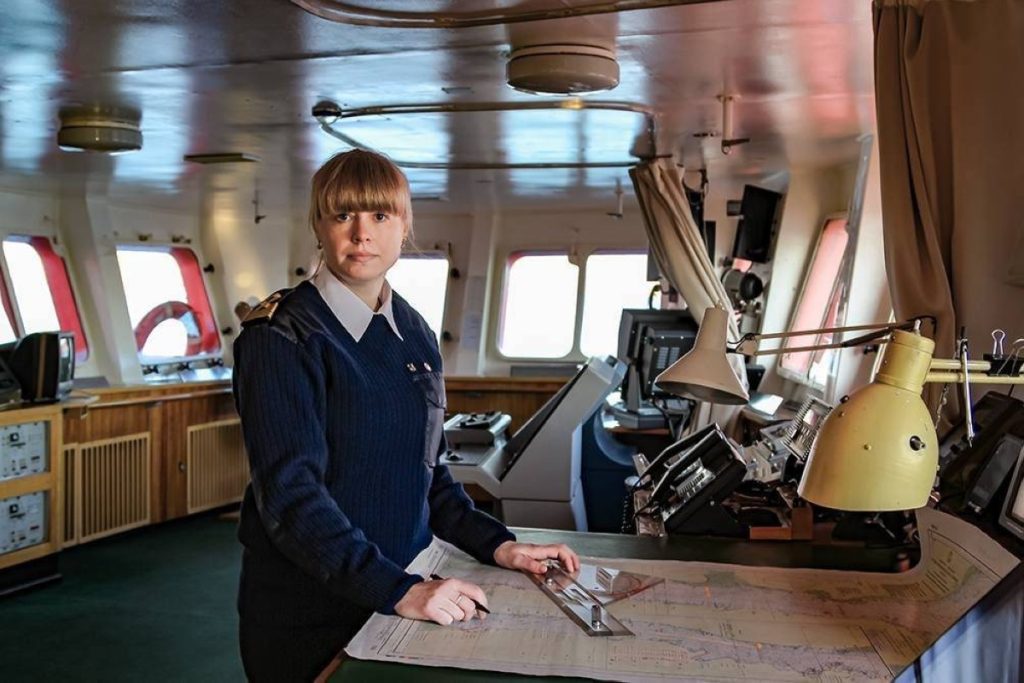 الروسية مارينا ستاروفويتوفا تصبح أول امرأة في التاريخ تقود كاسحة جليد نووية